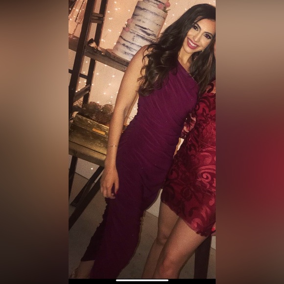 Norma Kamali Diana Gown in Plum - Picture 2 of 2